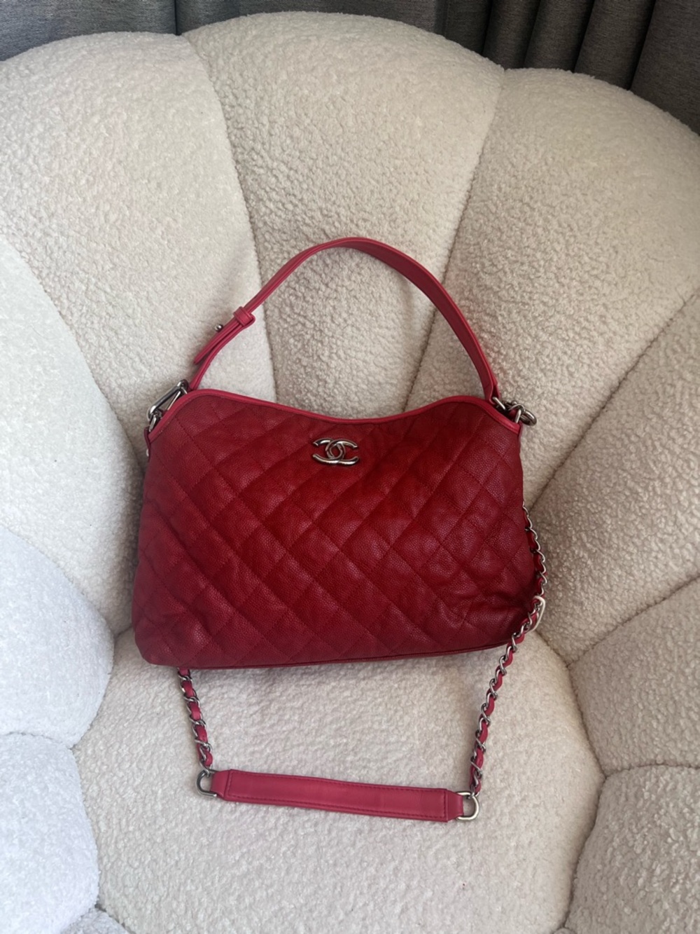 CHANEL Red Quilted Leather Shoulder Bag with Chain Strap